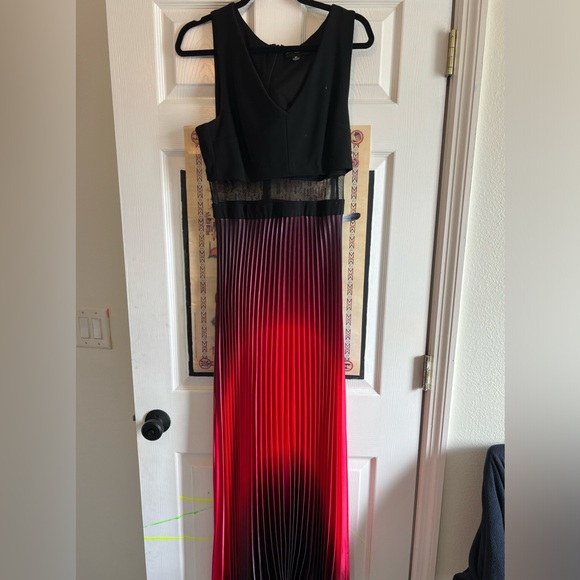 Betsy Adam Formal Dress. Size10 - Picture 1 of 3